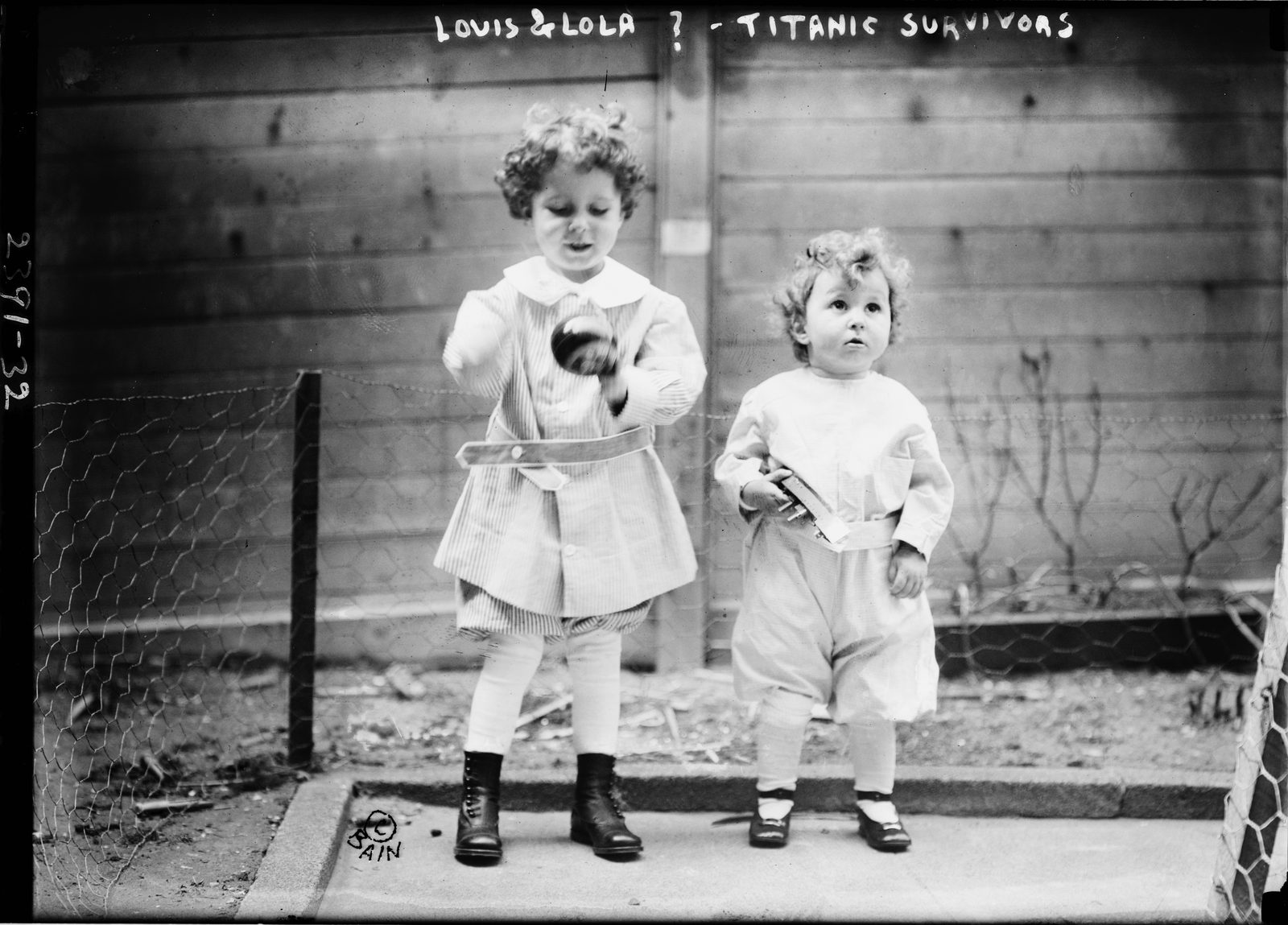 "Louis & Lola ?" — the third frame