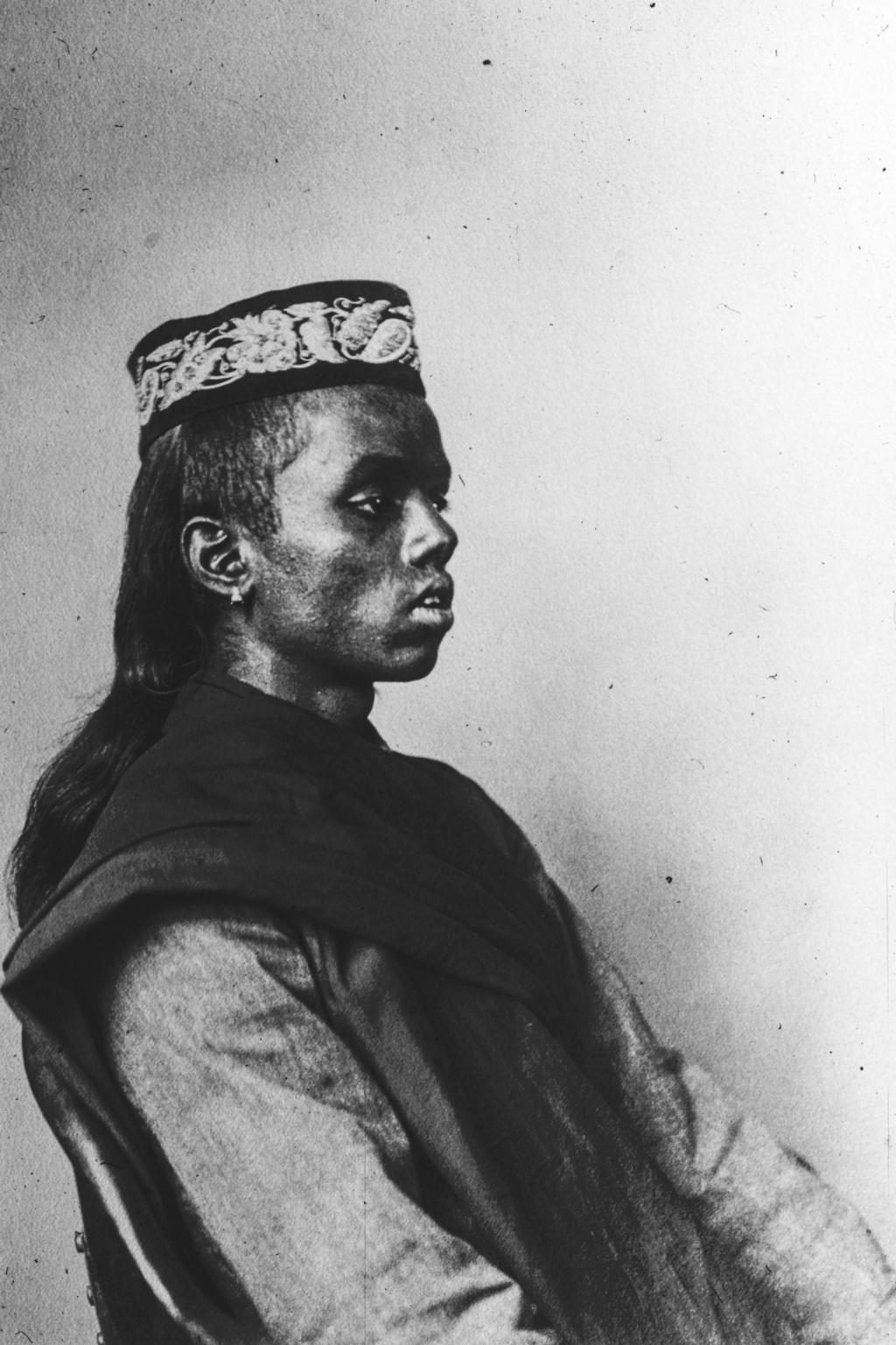 Thumbu Sammy, aged seventeen, photographed at Ellis Island in April 1911 by Augustus Sherman